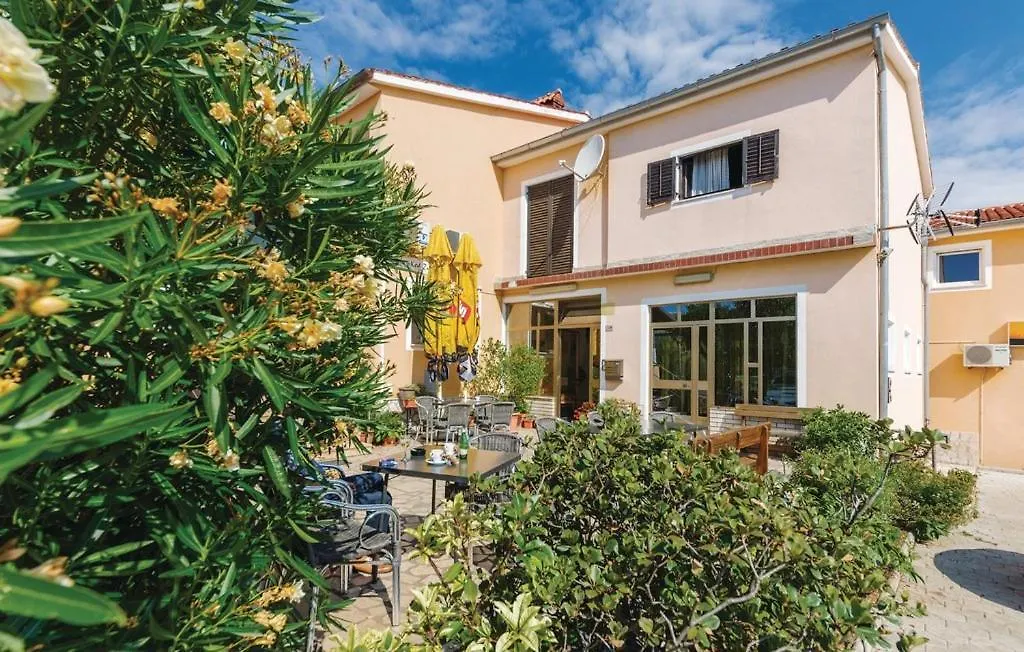 Appartement Apartmani Valdebek Pula